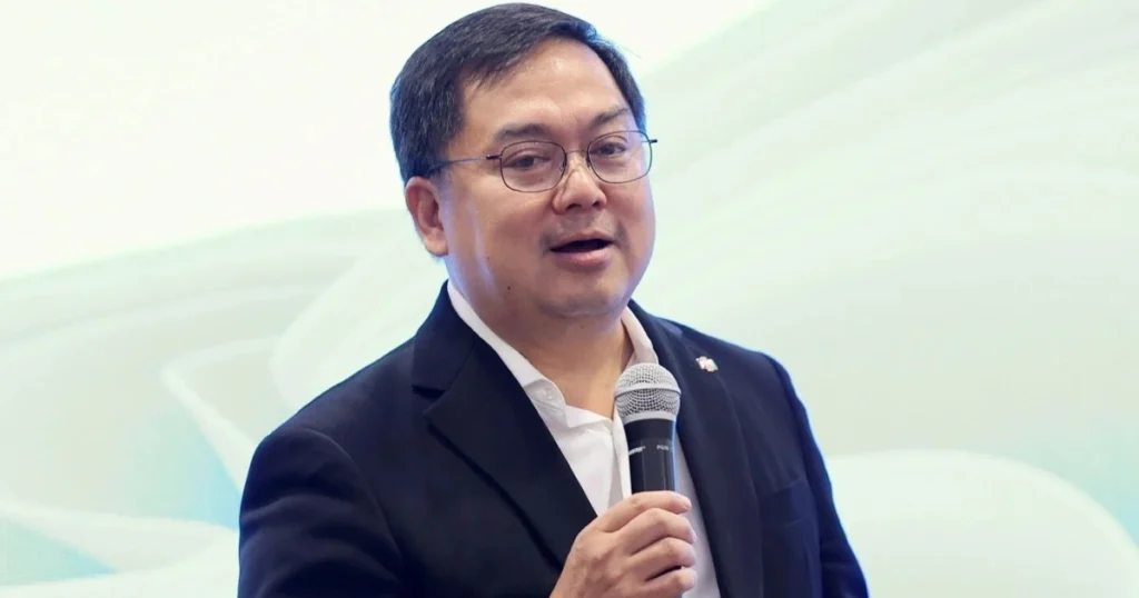 ông Hoàng Nam Tiến